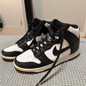 Nike Black and White Women's Sneakers